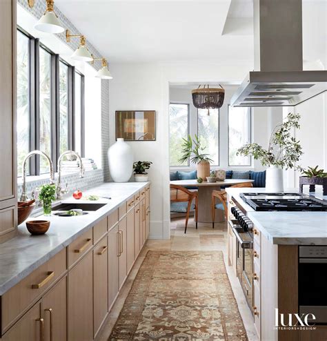 9 Dazzling Kitchens With No Upper Cabinets