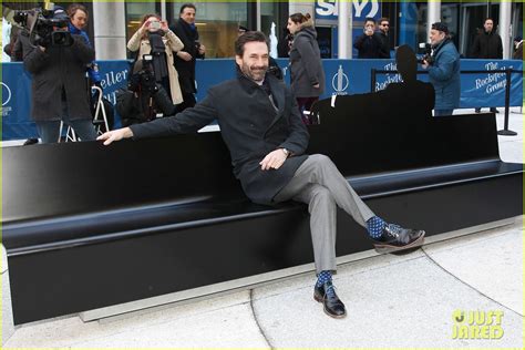 Jon Hamm And Mad Men Cast Unveil Draper Bench In Nyc Photo 3332057