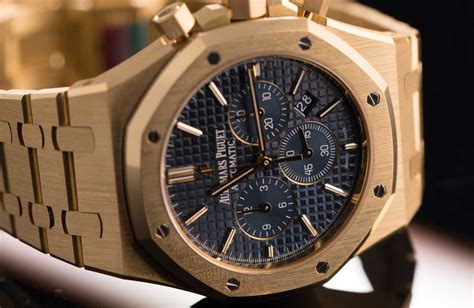 With members of both the audemars and piguet families still on the board of directors, the prestigious. Audemars Piguet Royal Oak Chronograph in Yellow Gold ...
