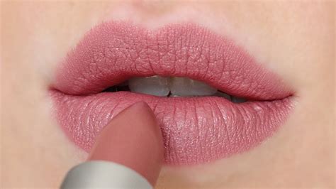 How To Apply Lipstick Perfectly Step By Step Tutorials Tips Lip