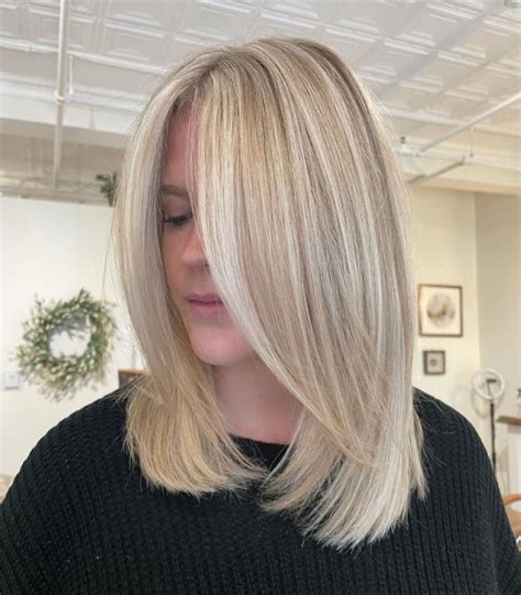 33 Medium Length Blonde Hairstyles 2022 Vanilla Blonde Lob With Bangs