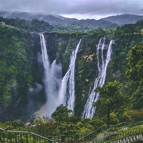 Waterfalls Seen In Beautiful Monsoon मानसून में बेहद खूबसूरत नजर आने