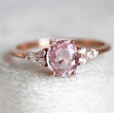 75 Unique Engagement Rings With Glamorous Charm