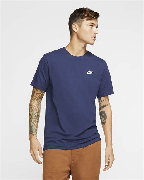 Profitez des dernières tendances sur des milliers d'articles de la boutique en ligne galeries lafayette ! Tee-shirt Nike Sportswear Club pour Homme. Nike FR