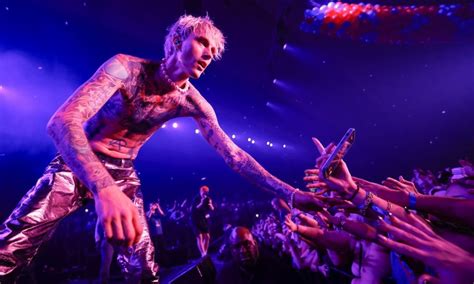 Machine Gun Kelly Breaks Record For Most Solo Hits On Hot Rock Chart