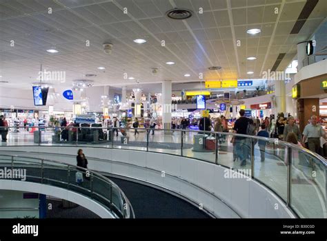 Gatwick North Terminal Departure Lounge Hi Res Stock Photography And