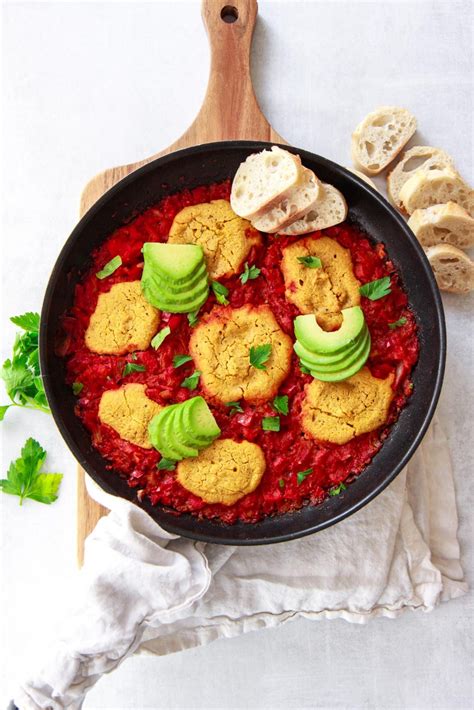 A popular recipe in many middle eastern nations, maqluba traditionally includes meat, rice and fried. Vegetarian Midle Eastern Recipes Main Dish : My Favorite ...