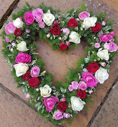 Larger sprays can cost considerably more, especially if they contain more expensive flowers. DIY Funeral Flower Arrangements | Flowersandflowerthings ...