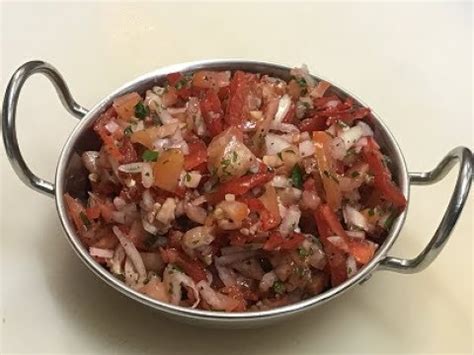 How To Make Turkish Acili Ezme Spicy Tomato Salad Youtube