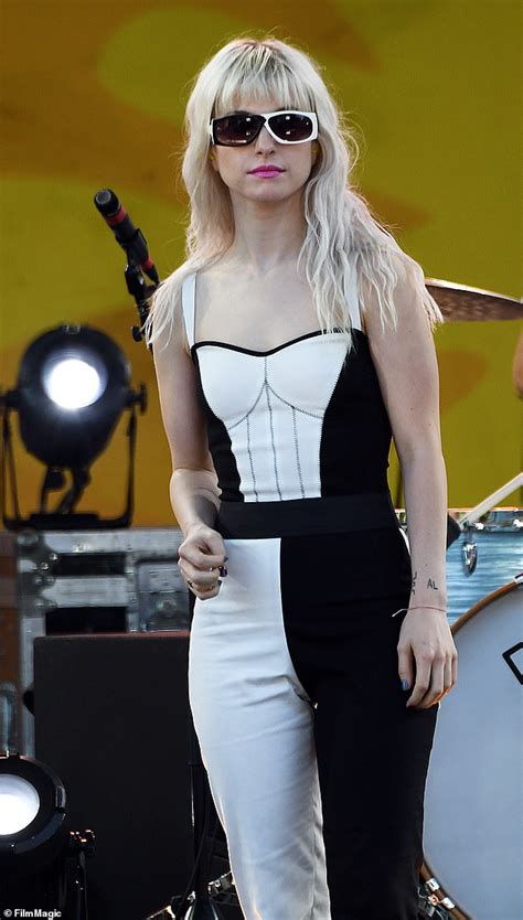 paramore s haley williams weight was down to 91 lbs during divorce in 2017 daily mail online