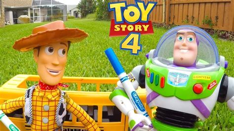 Woody And Buzz Summer Morning Routine On Toy Story 4 School Bus Youtube