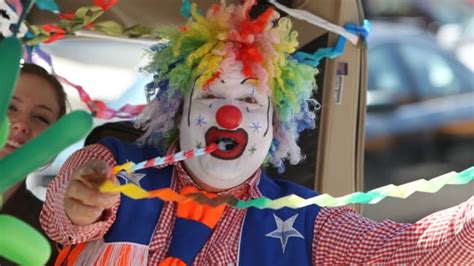 Doo Doo The Clown Brings Balloons And Bravery To 2016 Saskatoon Ex