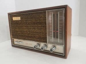 Vintage General Electric Dual Speaker Am Fm Ge Radio From The S