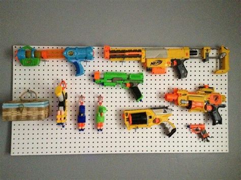 My son has multiple nerf guns and this would be a great item to place them in. Pin auf Rooms transformed/organizing