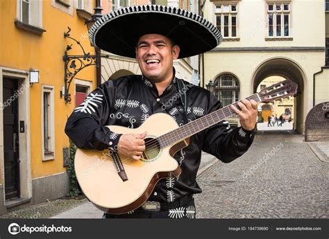 Mexican Musician Mariachi — Stock Photo © Scharfsinn 184739690