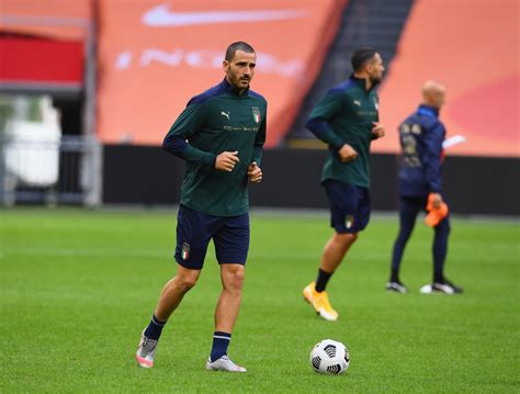 I keep a close eye. Bonucci: Chiellini and Van Dijk among the best in the world