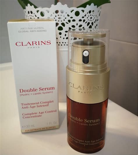 double serum de clarins un serum Único black and label