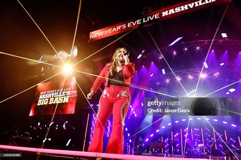 Elle King Performs During New Years Eve Live Nashvilles Big Bash News Photo Getty Images