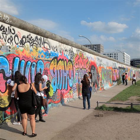 Pourquoi Le Mur De Berlin A T D Truit