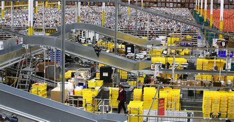 Amazon adds more than 1K jobs at new Phoenix-area distribution center