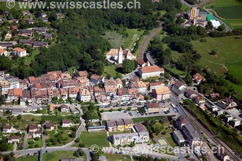 La sarraz castle is a castle in the municipality of la sarraz of the canton of vaud in switzerland. La Sarraz - Vues aeriennes - Luftfotografie - aerial ...