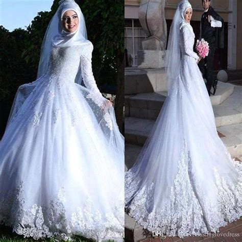 Long Sleeve Muslim Hijab Wedding Dress Lace Up Back Lace Applique