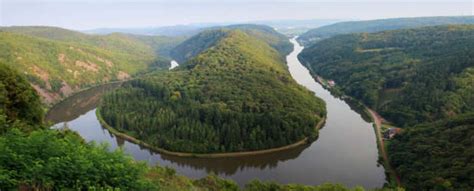 The saarland is a small federal state of germany, located in the west of the country and forming part of the german border with france and luxembourg. Urlaub im Saarland ... ganz nah an Frankreich ...
