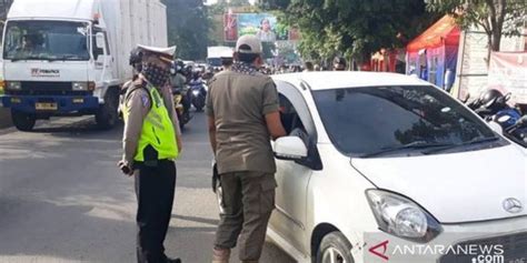 Tak Punya Sikm Puluhan Pengendara Dari Luar Jabodetabek Ditolak Masuk Jakarta Merdeka