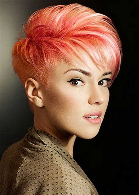 Aber meine freunde beklagen sich, dass es nicht viele möglichkeiten sind, sie zu stylen. Elegante kurzhaarfrisuren damen