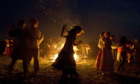 Kupala Night Holiday Of The Slavs Pagan Festivals Pagan Dancing