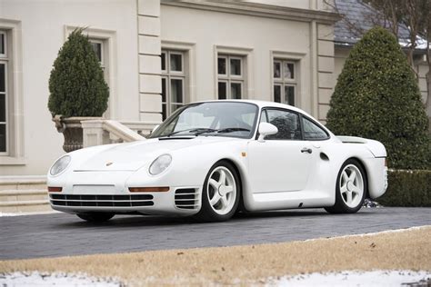 Der porsche 959 ist ein supersportwagen von porsche.er galt bei seiner erstauslieferung im jahre 1986 als schnellstes serienfahrzeug der welt mit einer straßenzulassung und galt lange zeit als technologieträger und als state of the art des automobilbaus. Rare Porsche 959 prototype to auction in Monaco - Total 911