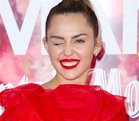 Na Drie Maanden Moet Miley Cyrus Haar Kroon Afstaan Wie Heeft Nu De