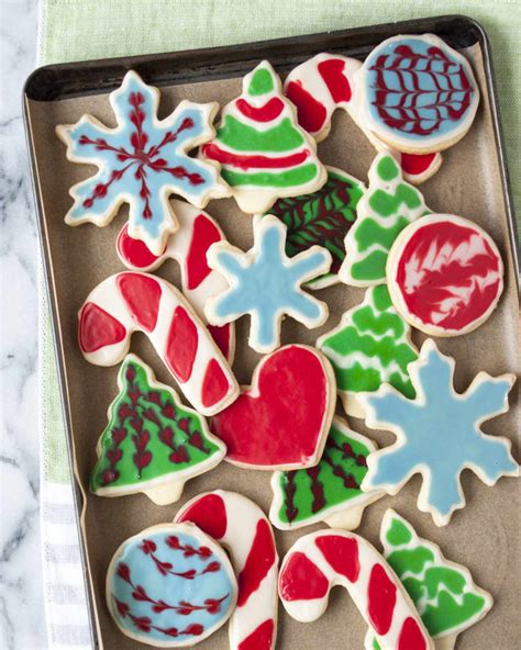 How To Decorate Cookies With Icing The Easiest Method The Kitchn