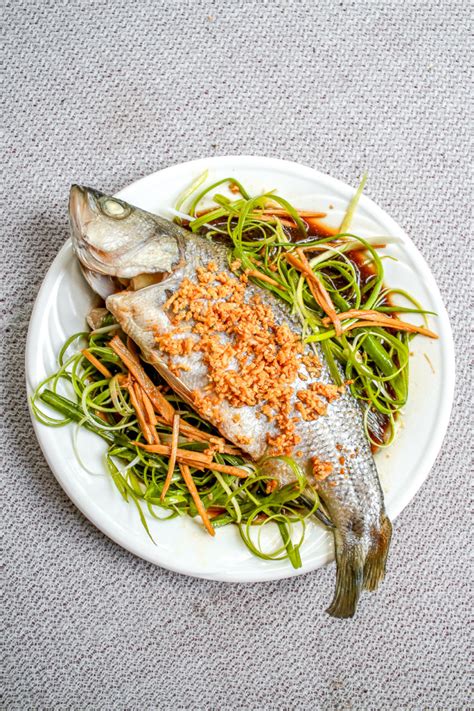 Steamed Whole Fish With Ginger Scallion And Garlic Cá Hấp Hành Gừng