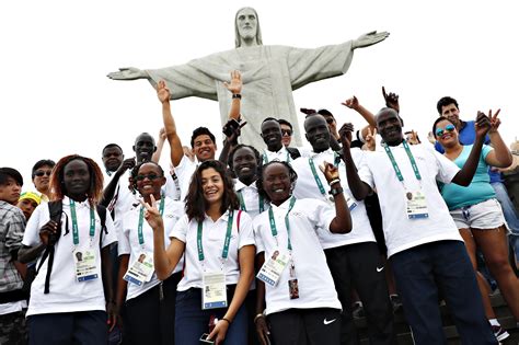 Refugees And Olympians Meet The First Refugee Olympic Team Pictures Cbs News