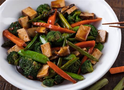 You have established that you need to abide by a calorie budget, but your wallet reminds you that you need to stick with a grocery budget and meal. Low-Calorie Restaurant Meals Under 500 Calories | Eat This ...