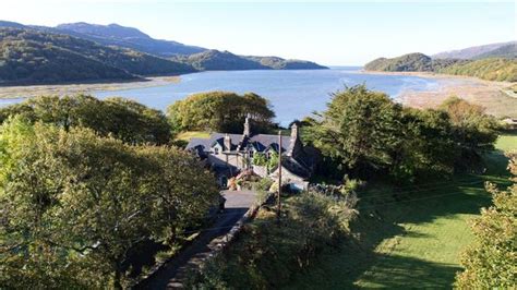 9 Remote Houses For Sale In Wales That Could Completely Change Your