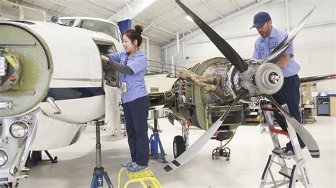 Industry Wrestles With Shortage Of Aircraft Mechanics Wichita Eagle