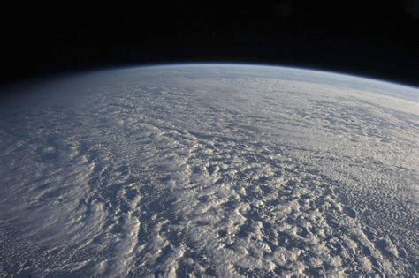 Veinte Fotos Para Admirar La Tierra Desde El Espacio Clouds Earth Images Earth From Space