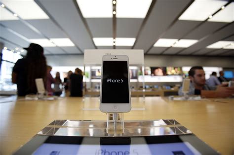 Apple Iphone 5s Iphone 5c Release Date Nears From Fingerprint Sensor To Sales Estimates 3