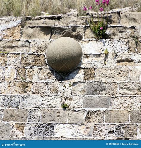 Stone Core Stuck In The Wall Stock Image Image Of Rock Secure 95292853