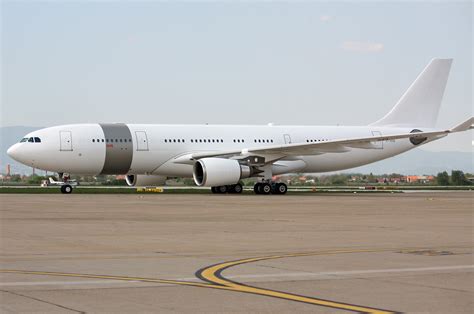 Fileairbus A330 203 Qatar Airways Wikimedia Commons