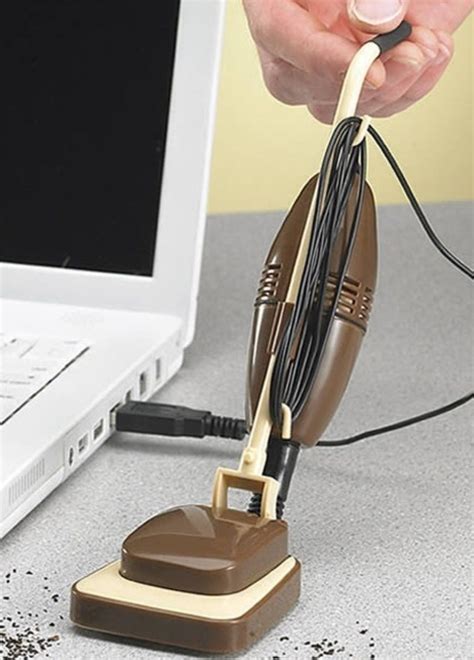 This Retro Usb Powered Mini Desk Vacuum Is Perfect For Your Coworker