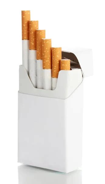 Caja De Cigarrillos Aislada Sobre Un Blanco Fotografía De Stock