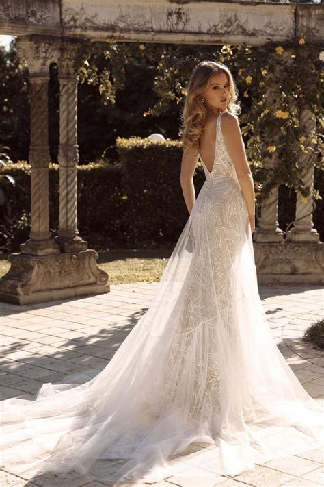 BAILEY Madi Lane Bridal Perfect Wedding Dress Dream Wedding Dresses