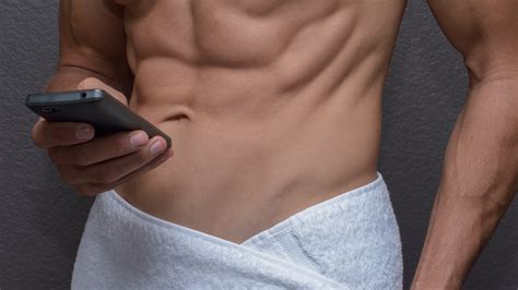 Online Survey Finds 8 In 10 Adults Have Sexted