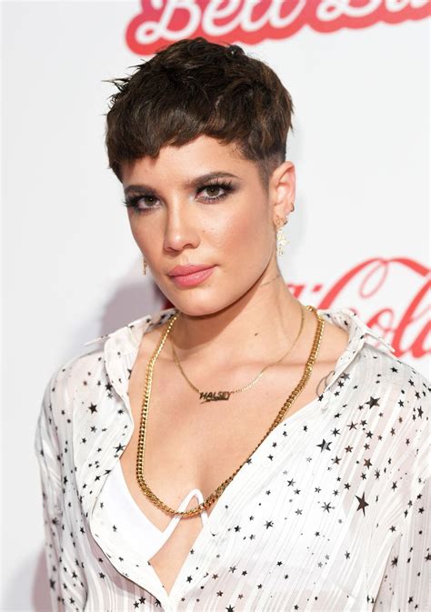 A few people thought she couldn't have real curls. Halsey's Hair Evolution, From Blue 'Dos to Buzz Cuts ...