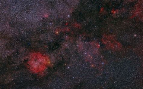Download Wallpaper 1680x1050 Nebula Stars Red Space