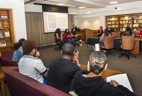 Build Poder Seniors Weigh In On Increasing Diversity In The Sciences Csun Today