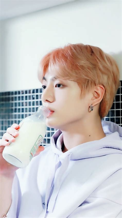 On june 12, 2013, jungkook made his debut as a member of bts with the release of the single 2 cool 4 skool. Cherish67 on Twitter: "「JUNGKOOK PHOTO」 181130 BTS 2019 ...